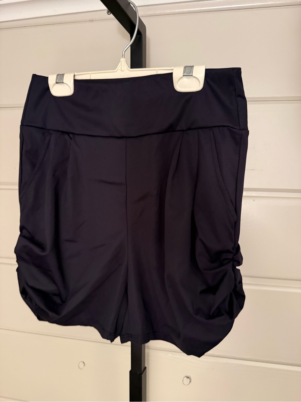 HALARA Black High-Waist Ruched Side Athletic Shorts